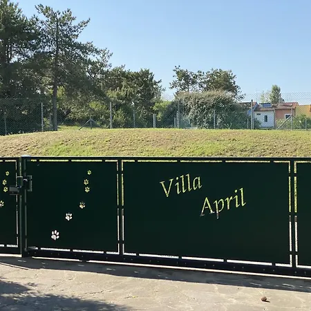 Villa April Caleri