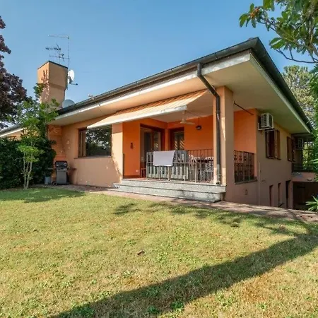 Villa April *