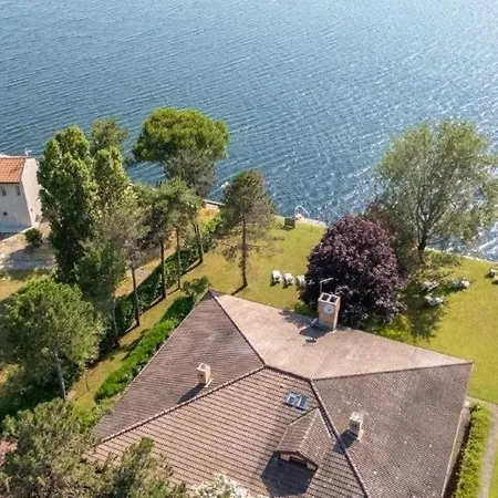 Villa April